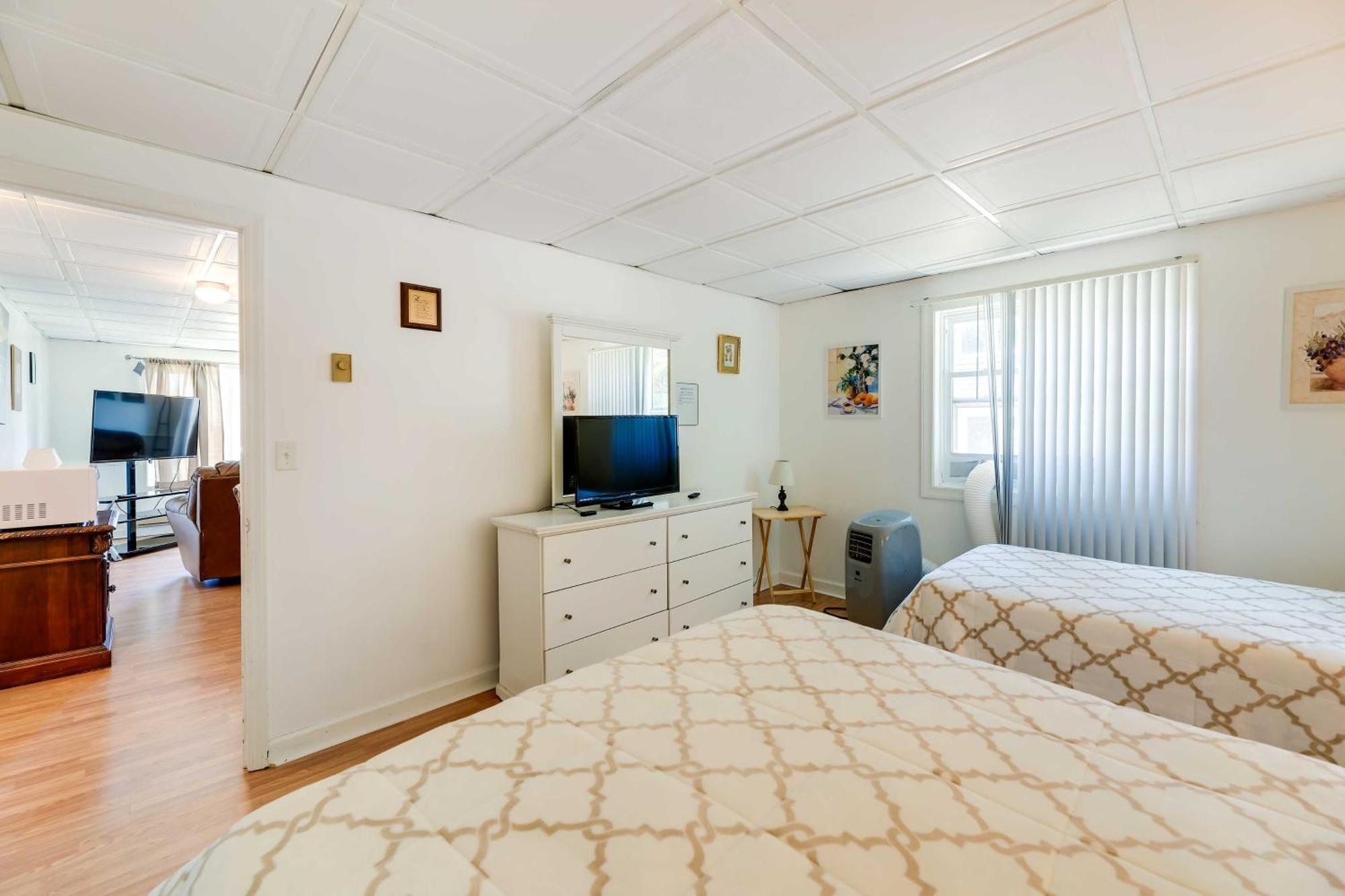 1 Ocean Fun Emerald Isle Apt, Steps To Beaches! Extérieur photo
